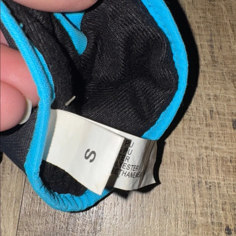 Stay Warm & Stylish with Grenade Kids' Ski Mittens - Size S
